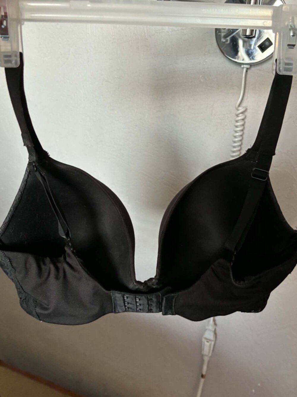 Bras - Picture 4 of 6